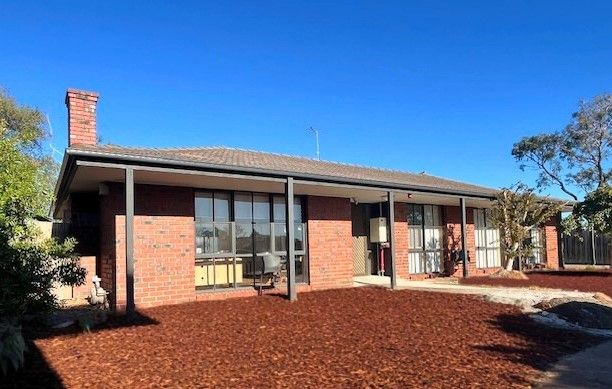 4 Tyas Place Carrum downs facade retouched