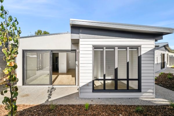 1744235580881 bwrm-18 Large