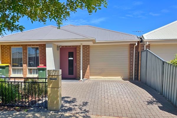 Burley Griffin Drv   front