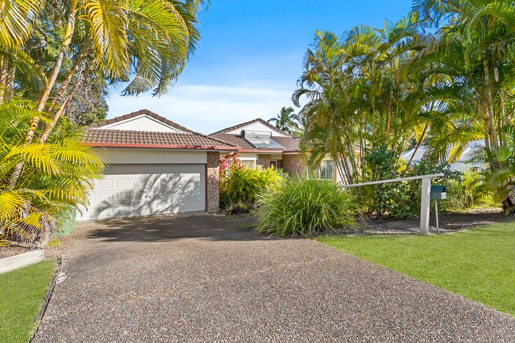 Front Facade 3_Greenway_Court_Tewantin_DAX40165H-750x500