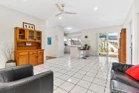 Lounge Dining Room 3 Greenway_Court_Tewantin_DAX40165H-750x500