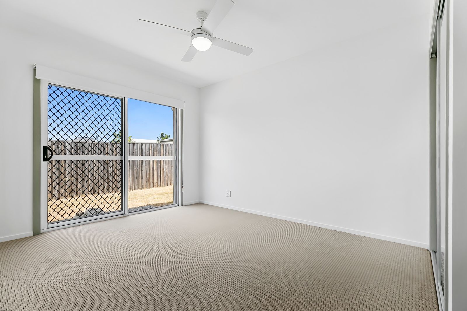 008 Open2view_ID993060-43_Dougan_Street