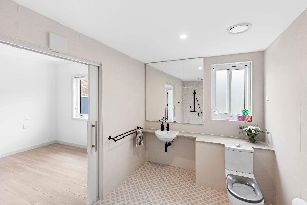 1 bedroom from ensuit with toilet