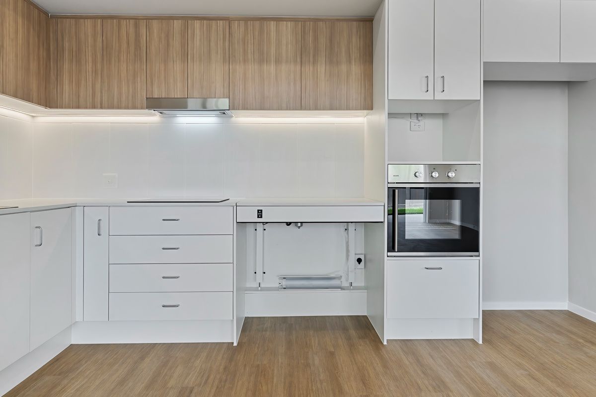 PROFESSIONAL PHOTO   LOW RES 11