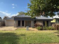 1   Weetwood St 1b - Front