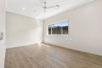 PROFESSIONAL PHOTO   LOW RES 16