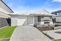 PROFESSIONAL PHOTO   LOW RES 3