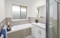 bathroom 2 Aberfoyle Park