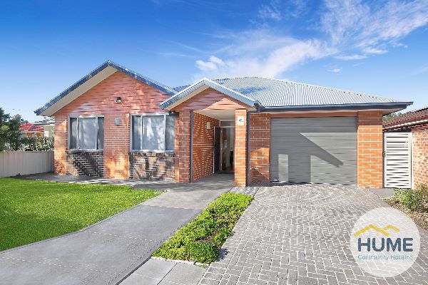 LOGO Liverpool front