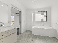 10   Alexander Pl 22 - Bathroom