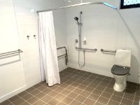 8 Greenhouse Rd   Bathroom