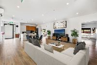 7801bb7c 3c18-4098-9d6c-60826af2353b-lg-004_Open2view_ID747626-24_Reservoir_Road