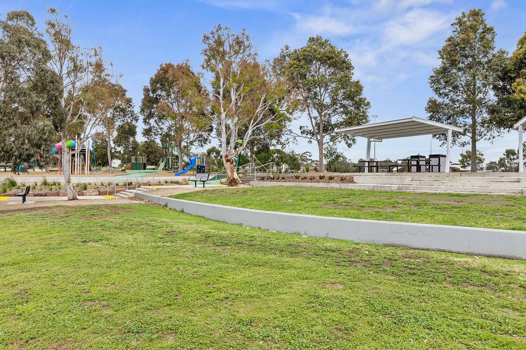 Cairnlea   Kevin Flint Memorial Reserve 5 LR No Logo