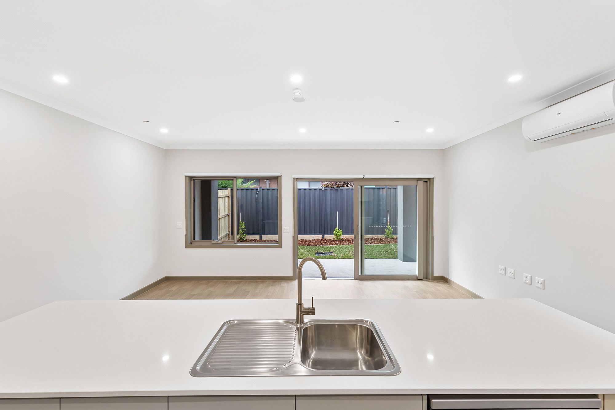 Smith IL   Island Living Dining Alfresco LR No Logo