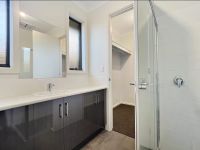 Hunterfield Heights   bathroom