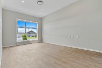 PROFESSIONAL PHOTO   LOW RES 12