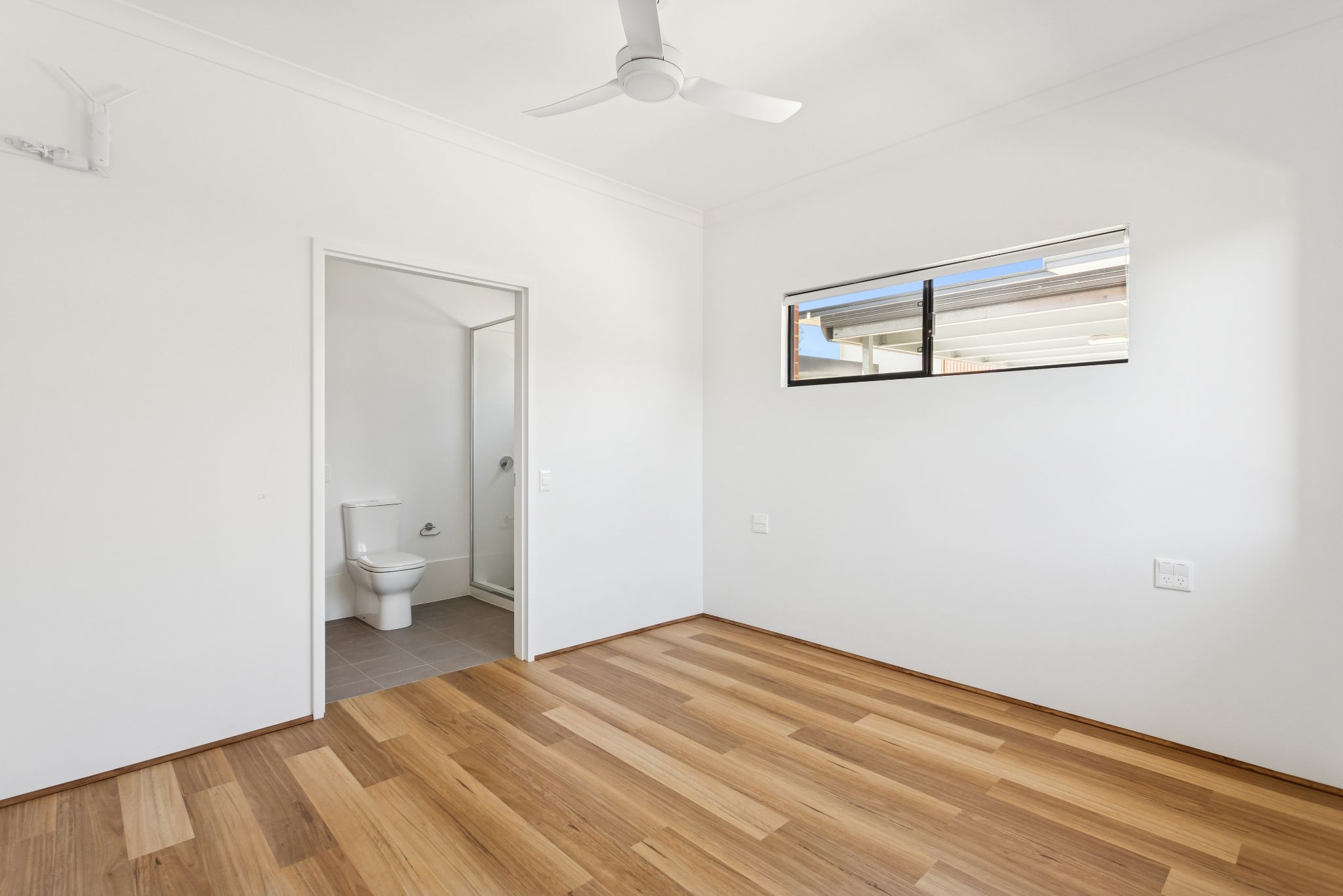3 46 George St Mdland 11