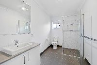 12   McCarthy Rd 162a - Bathroom