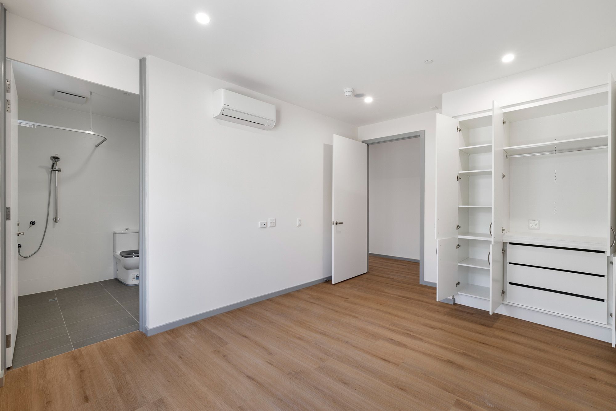 Bedroom into Ensuite 2 LR No Logo