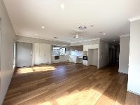 Short kitchen living