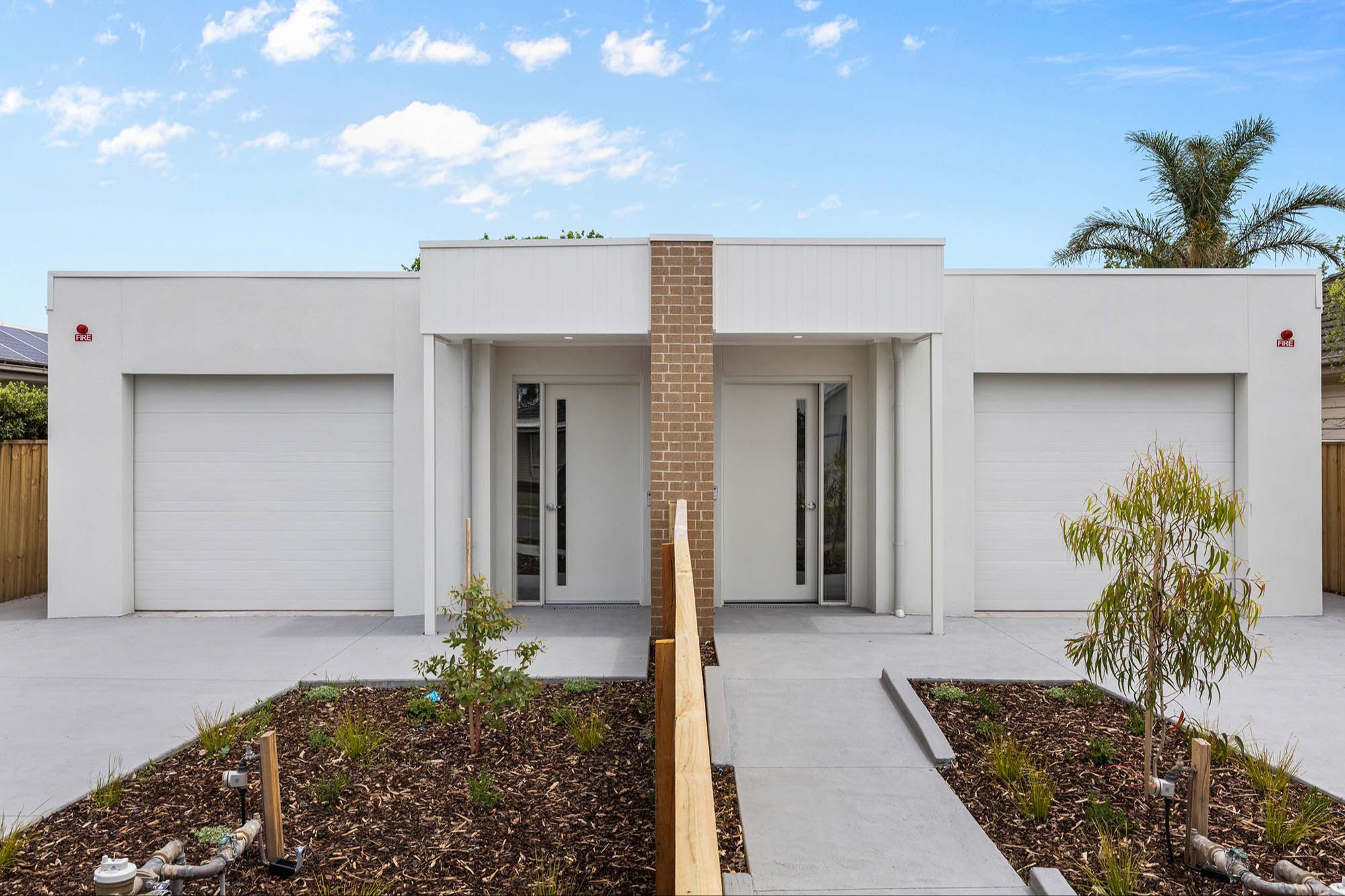 Facade Both 2 LR No Logo