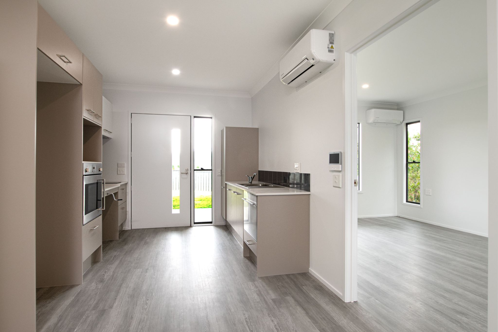 17A Boundary St Beaudesert kitchen 6