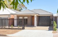 Front View Cumberland Park