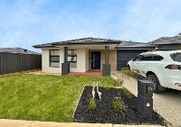 Pakenham  Rica Rd Front