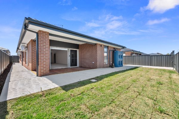 010 Open2view_ID843089-10_Peridot_Way__Alfredton