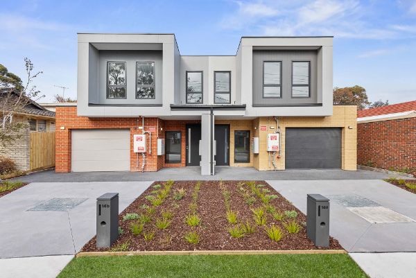 Cedar   Facade Both 1 LR No Logo