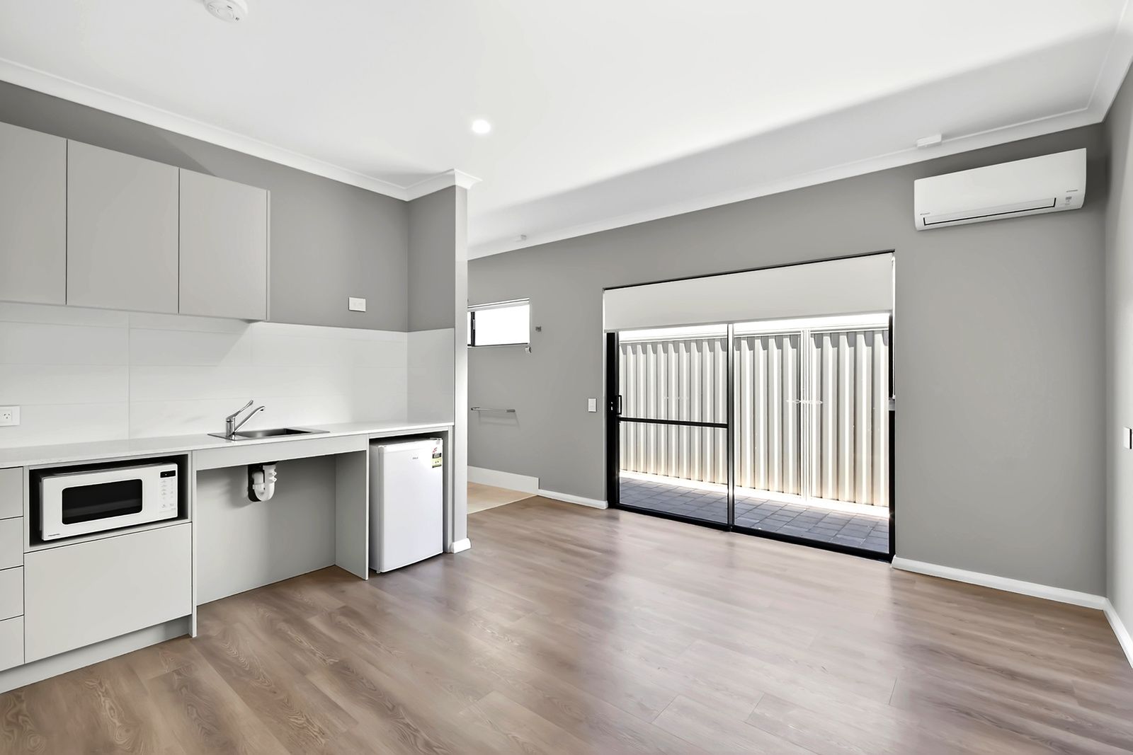 012 Open2view_ID979625-13_Overbeck_Street__Ashby