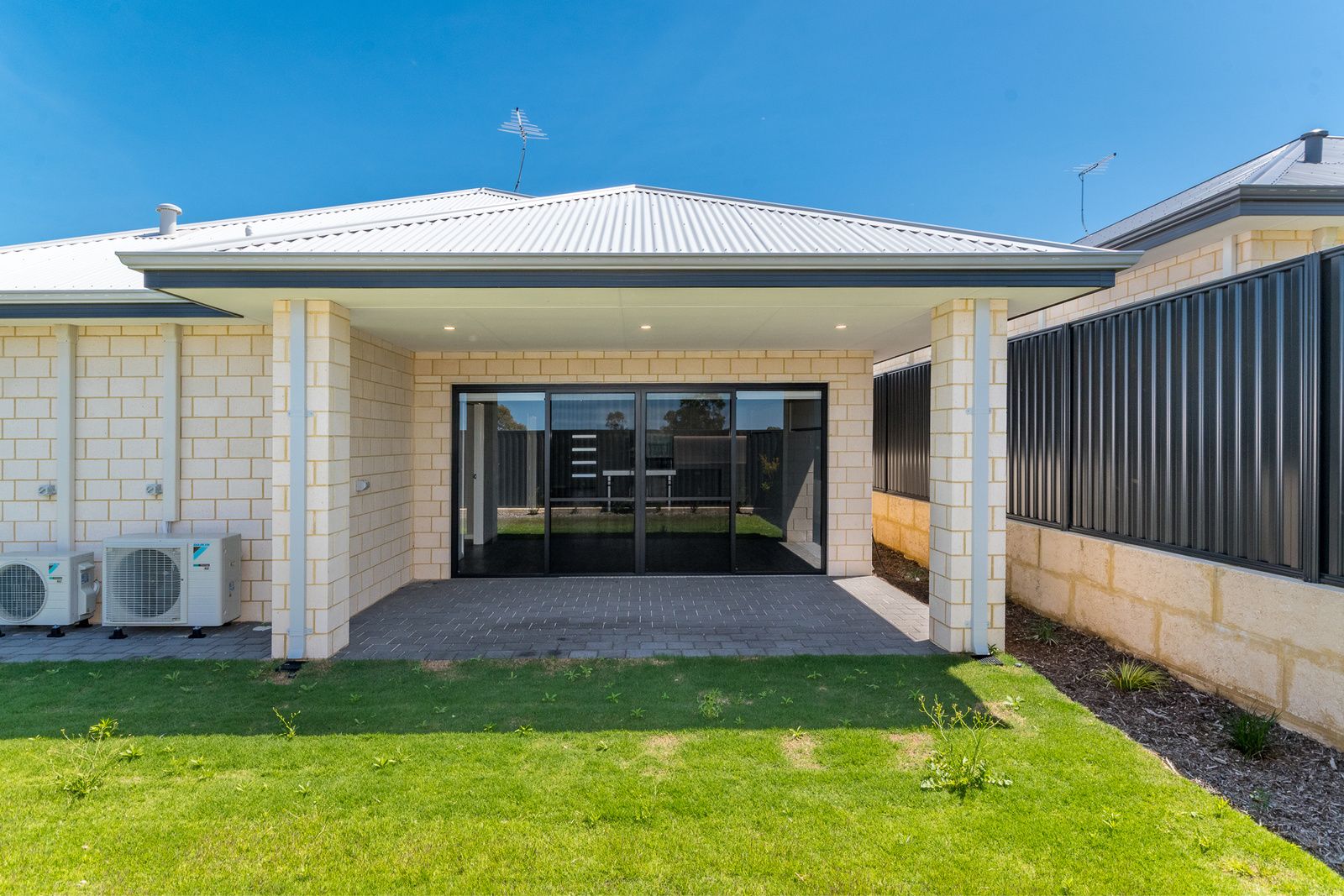 017 Open2view_ID979625-13_Overbeck_Street__Ashby