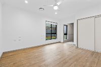 PROFESSIONAL PHOTO   LOW RES 13