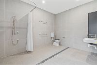 PROFESSIONAL PHOTO   LOW RES 14