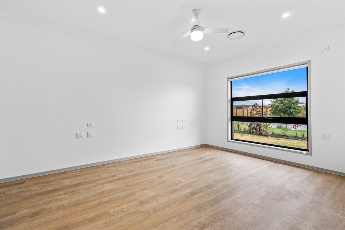 PROFESSIONAL PHOTO   LOW RES 5