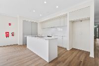 006 Open2view_ID900848-100 Fenway Blvd