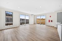 005 Open2view_ID900848-100 Fenway Blvd