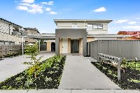 12 Bruce_St_Dandenong_facade