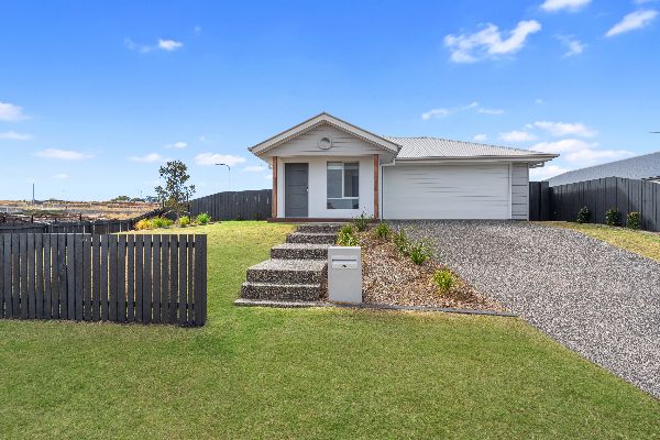 001 Open2view_ID957502-26_Jacana_St_Glenvale