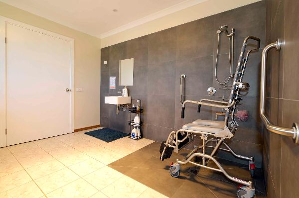 Sunnypine15493 38A St Albans