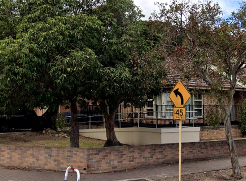 Mingbool front of house