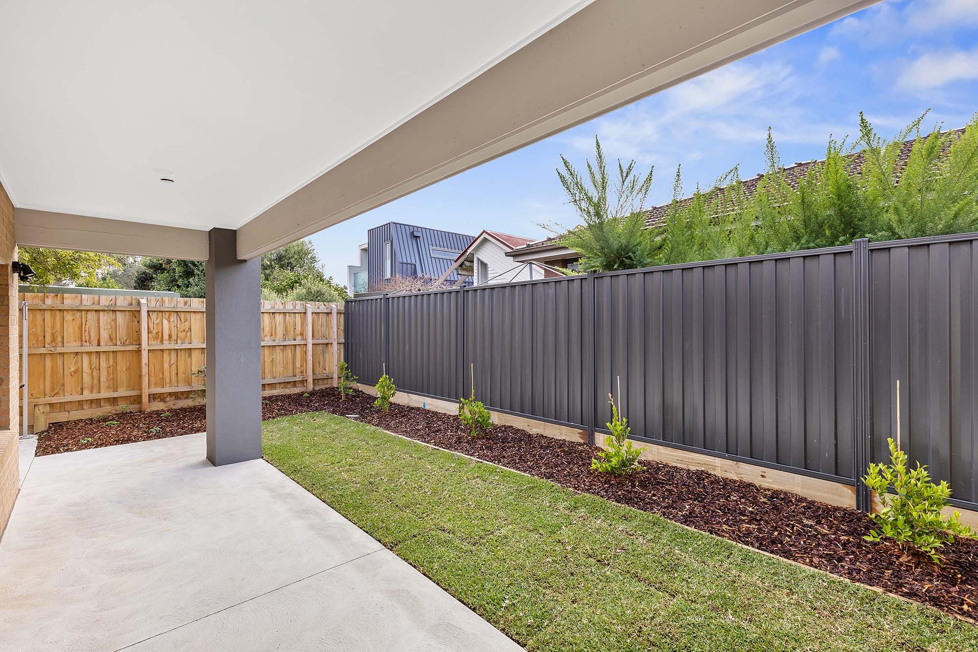 Smith HPS   Alfresco Left 2 LR No Logo