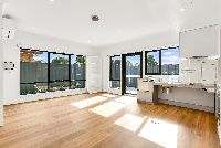 12 Bruce_St_Dandenong_living 2