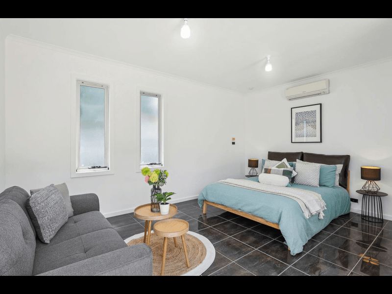 Master Bedroom Para Hills