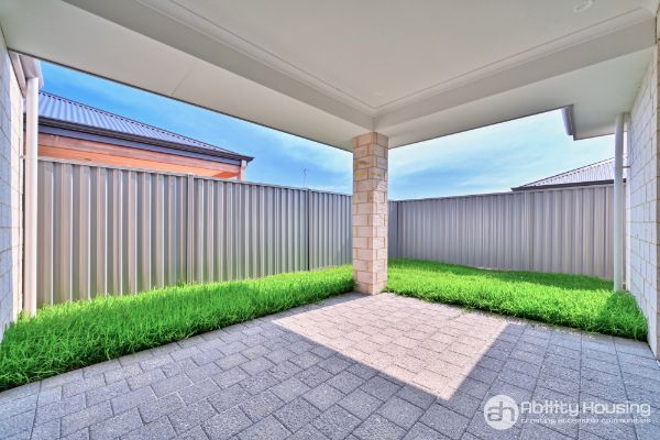 WEB Y24 587 28 Carnforth Wy-022