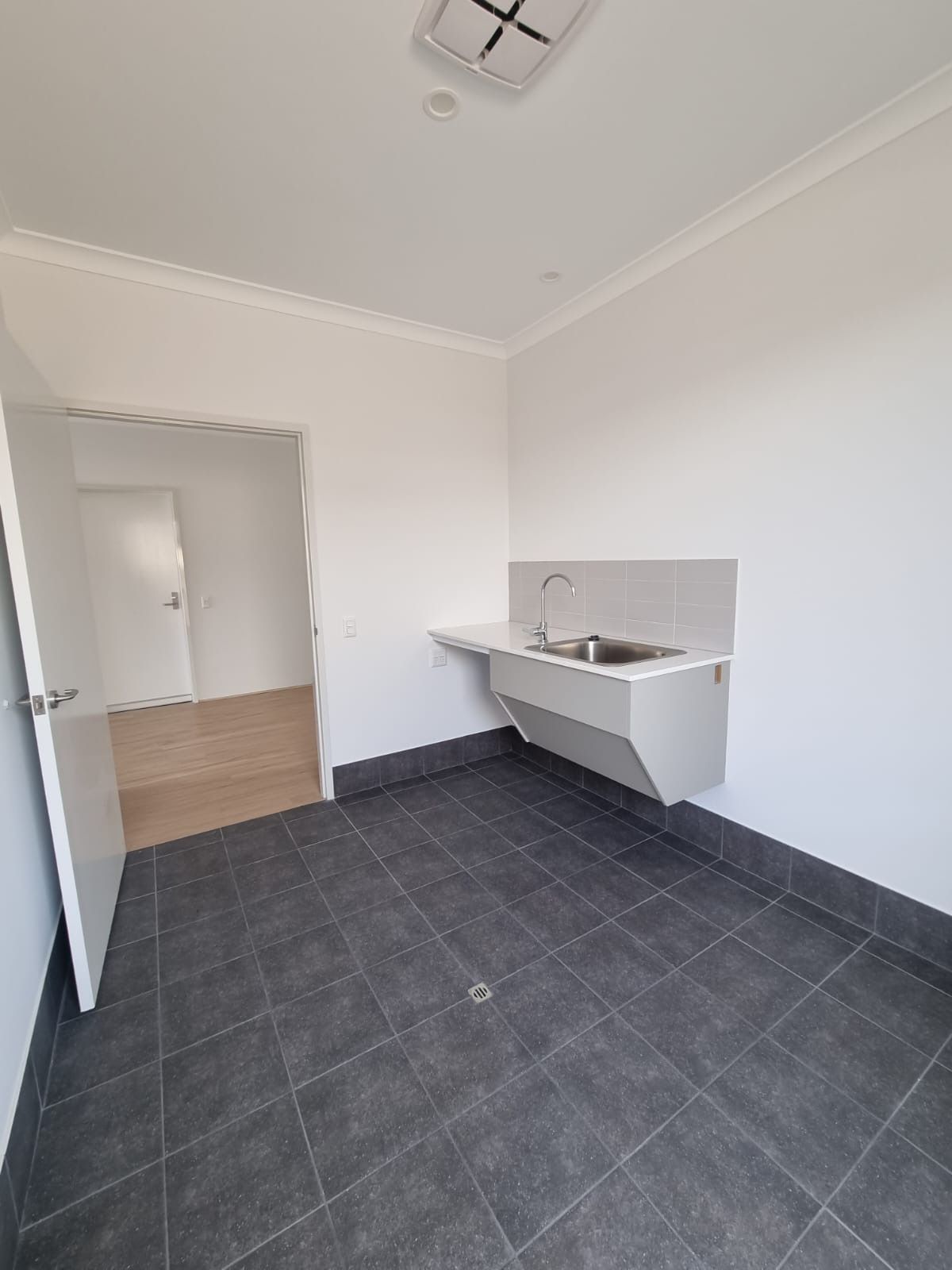 16c85c76 6c06-4694-bef8-bfd210fe10b0