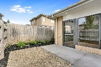 12 Bruce_St_Dandenong_courtyard