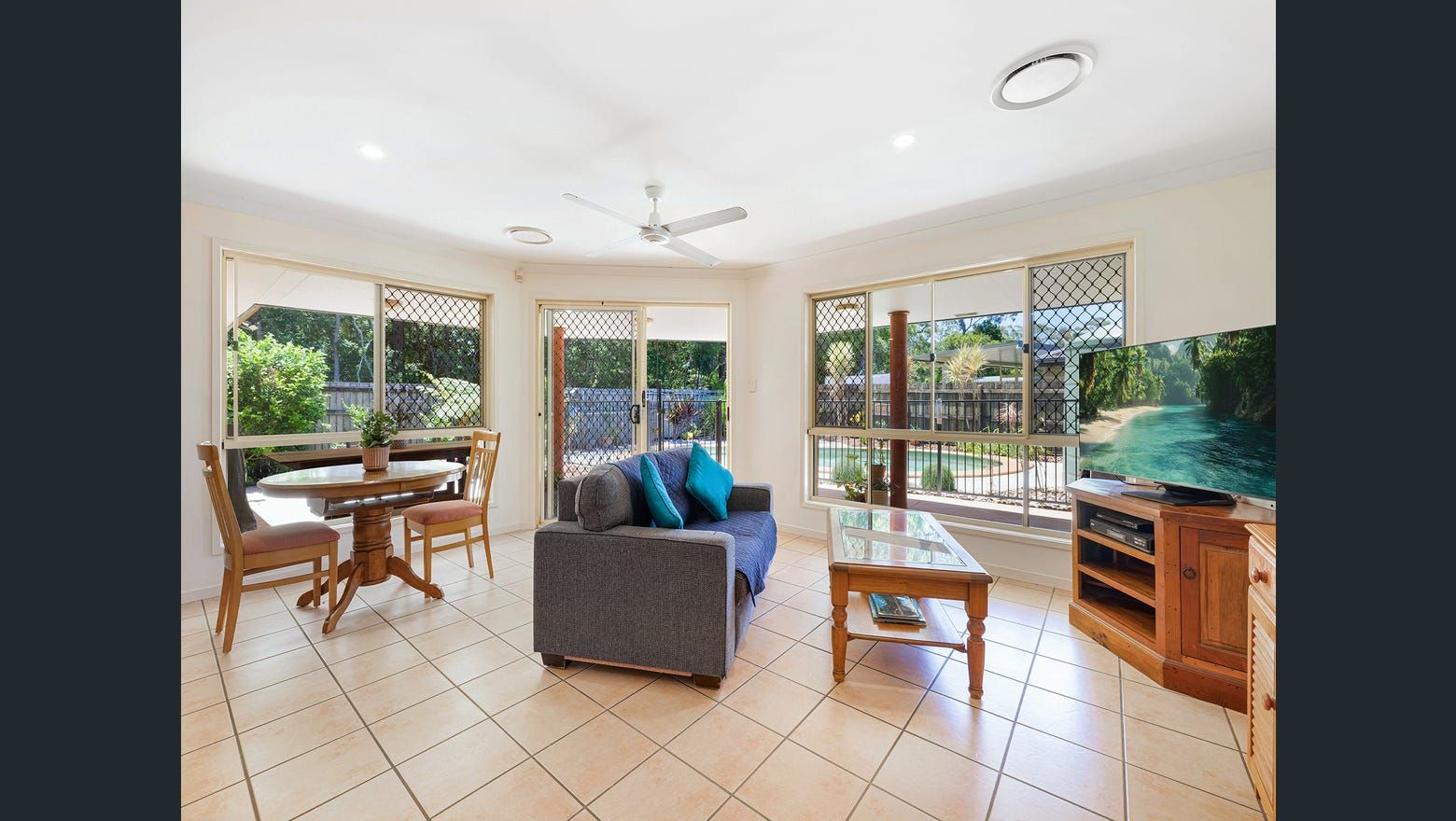 Image5 Family Dining