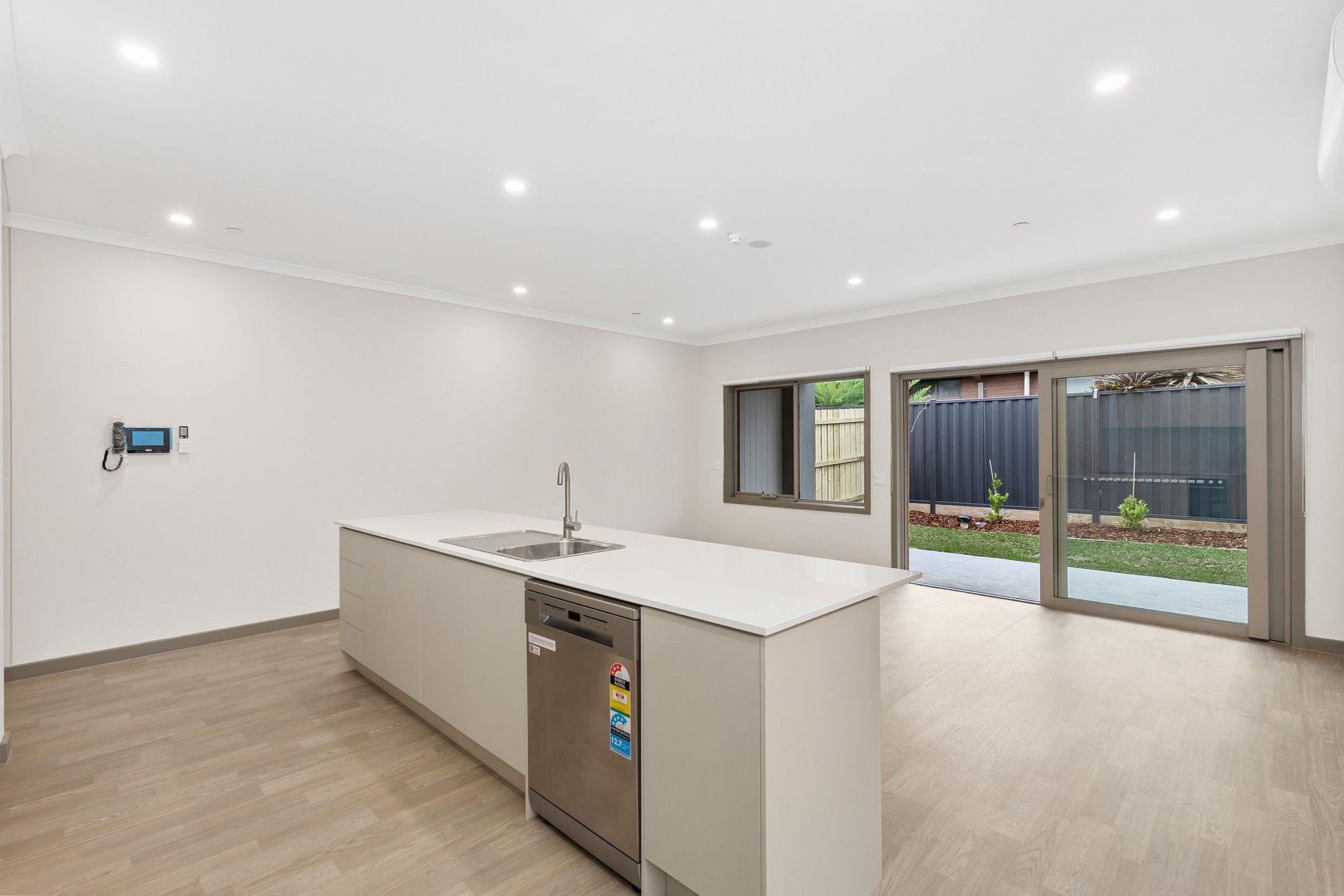 Smith IL   Kitchen Living Dining Alfresco 1 LR No Logo