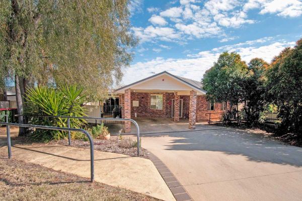 Close front elevation Web1200x800